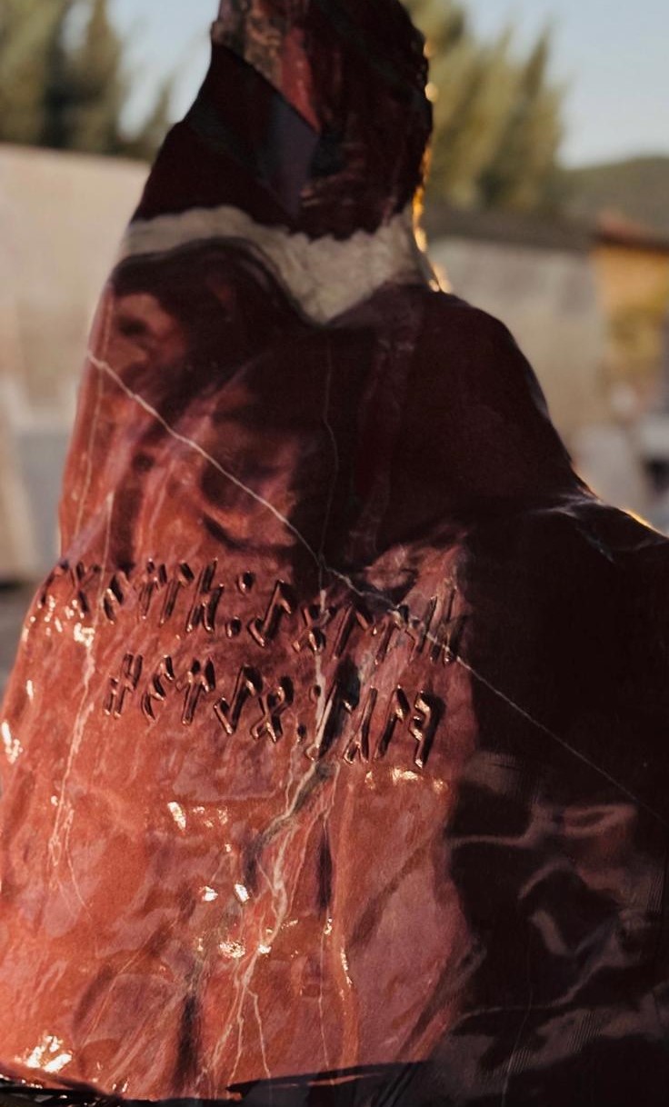 Rosso Laguna marble detail 5